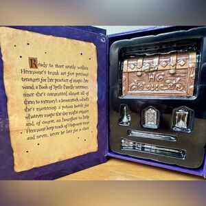 2001 Hallmark Keepsake Harry Potter Hermione Granger's Trunk Ornament  RARE NOS